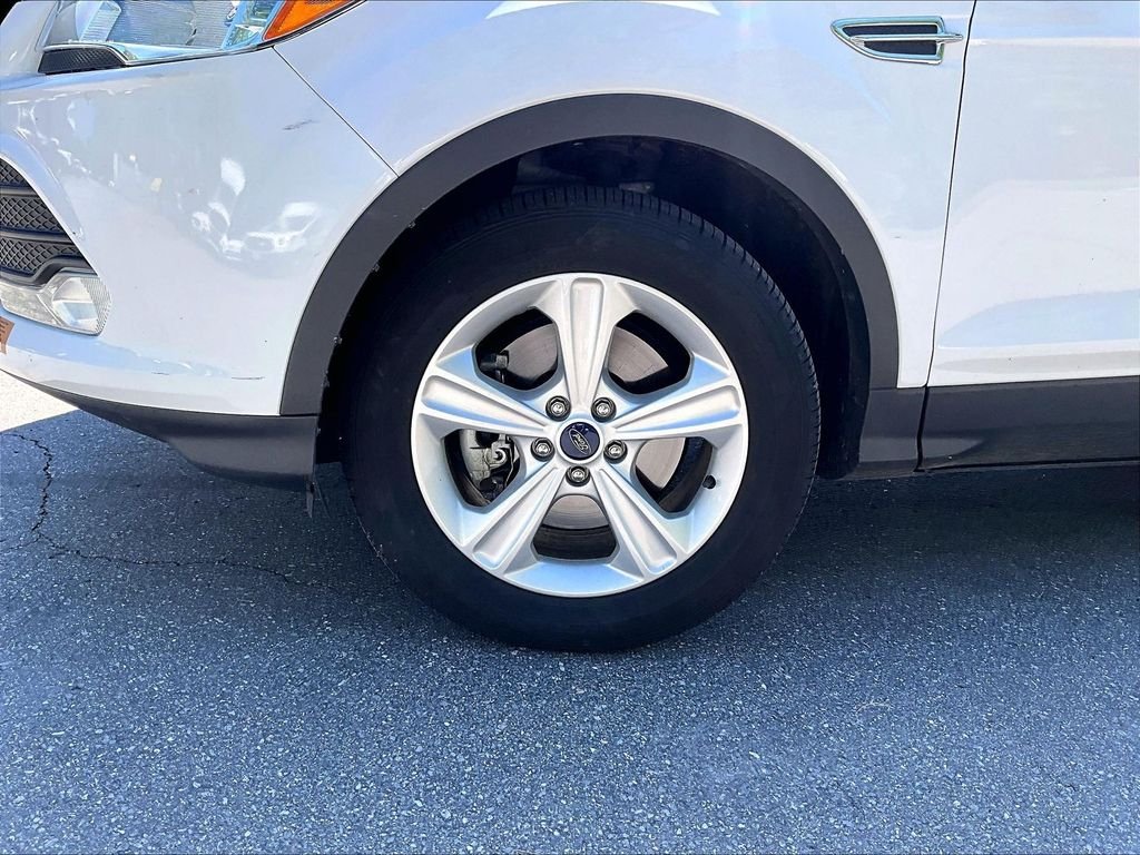 Used 2014 Oxford White Ford SE image 4