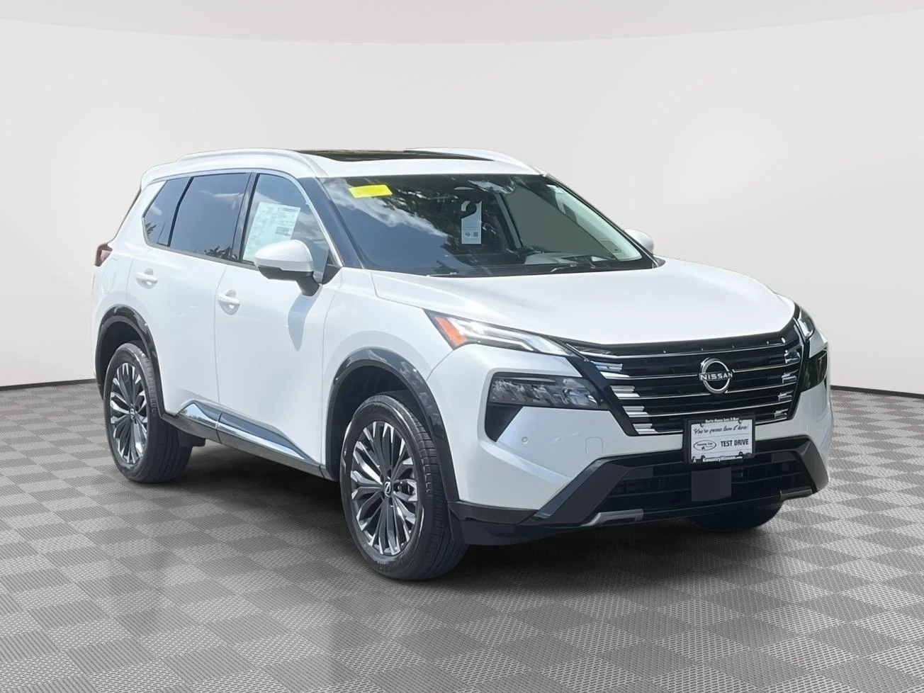New 2026 Everest White Pearl TriCoat Nissan Platinum image 3