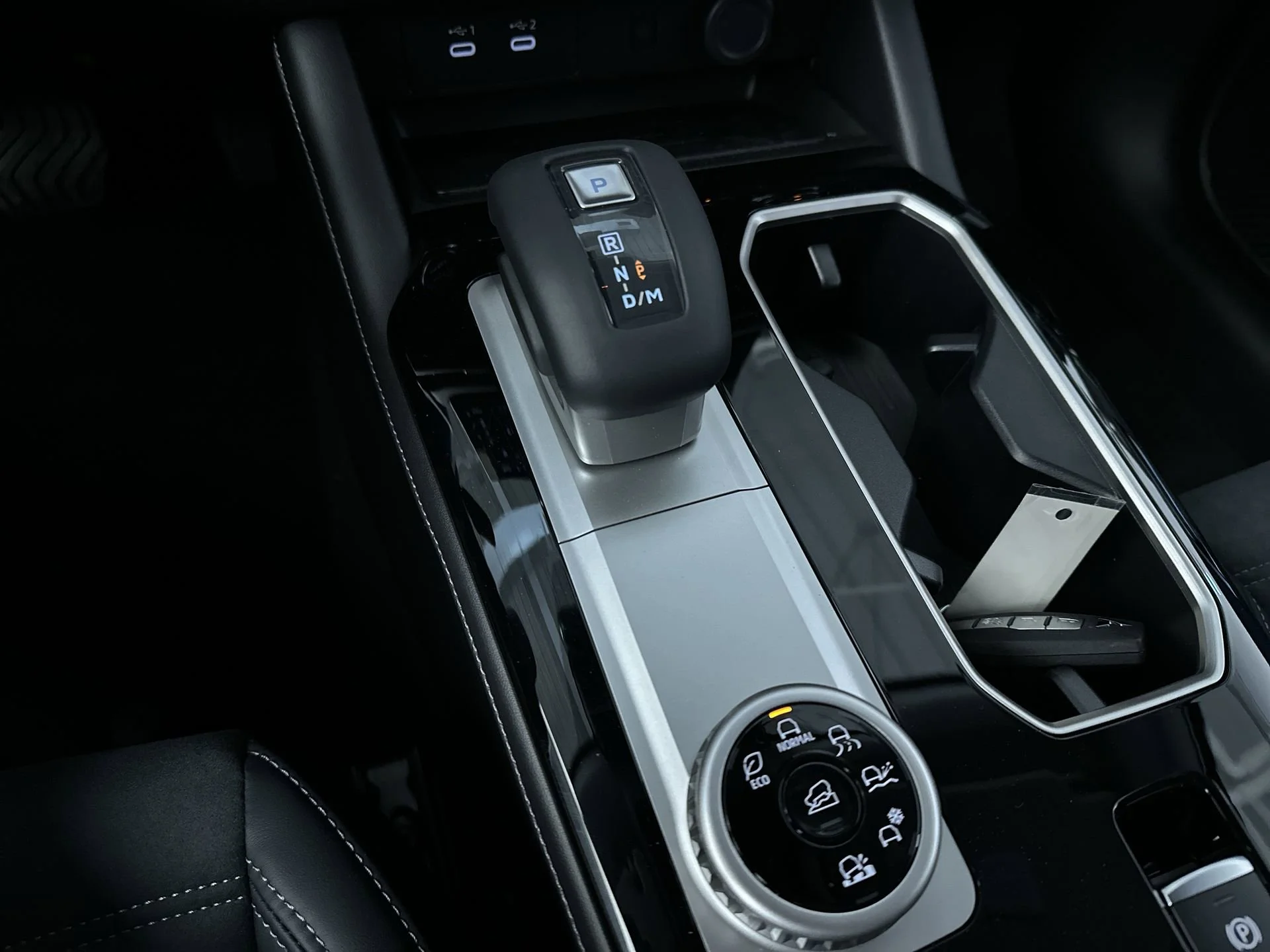 New 2026 White Diamond/Black Roof Mitsubishi Trail Edition image 22