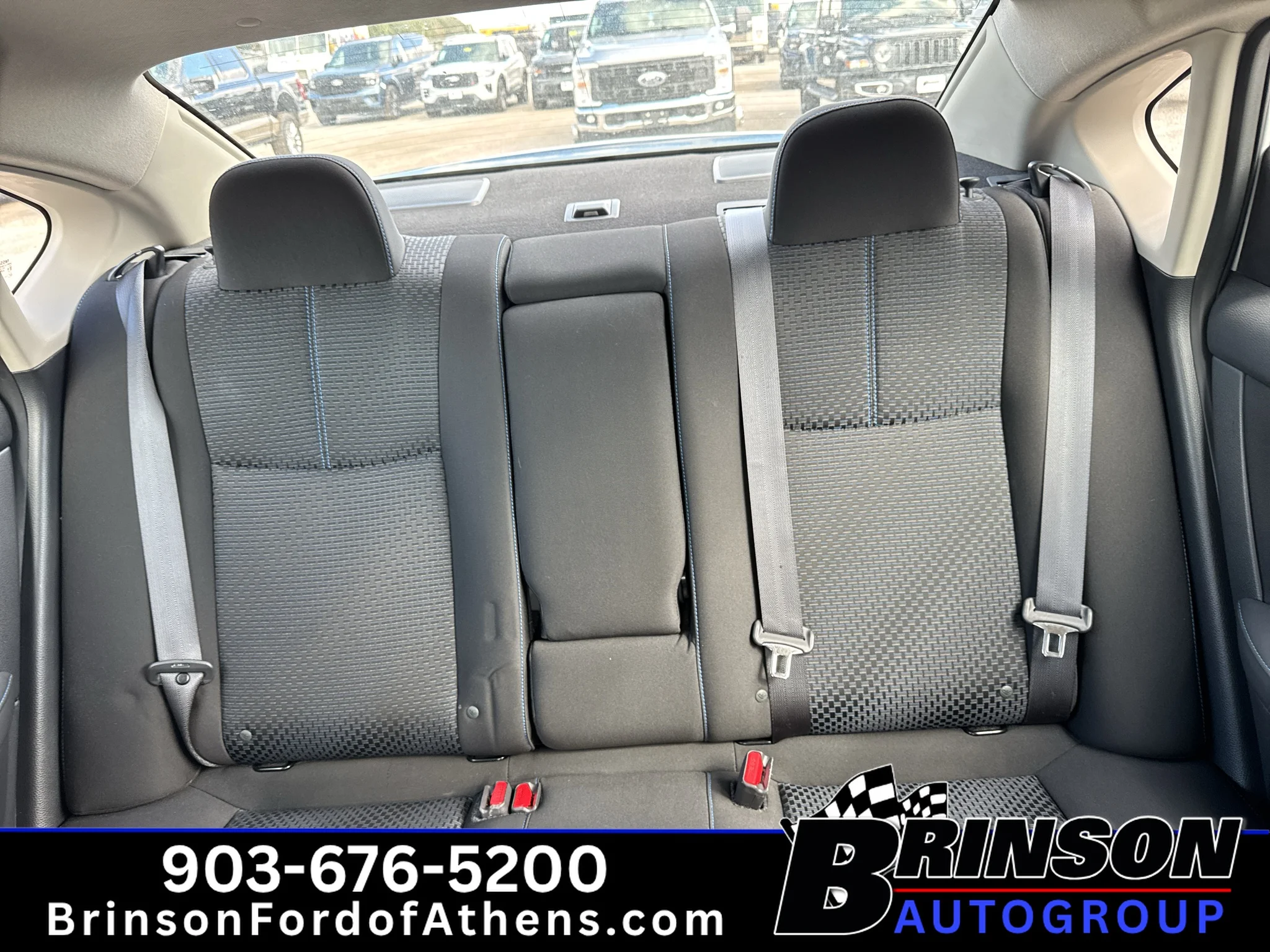 Used 2018 Aspen White Nissan SR image 29