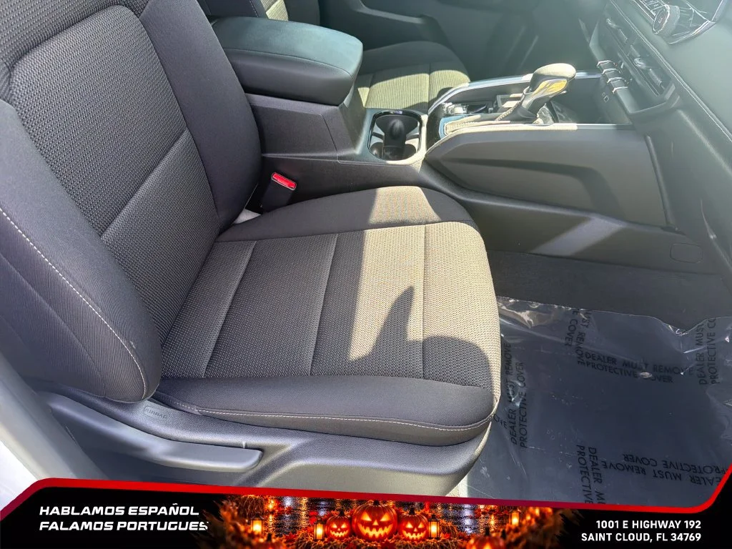 Used 2024 Summit White Chevrolet LT image 36