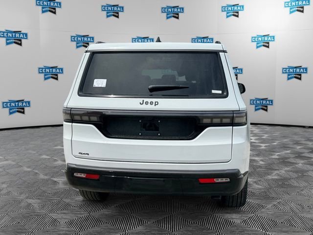 New 2026 Bright White Clear-Coat Exterior Paint Jeep Limited Reserve image 4