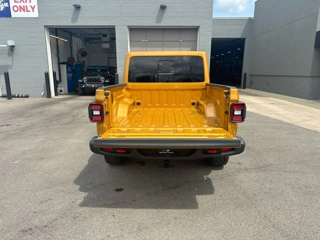 New 2026 Goldilocks Exterior Paint Jeep Rubicon image 24
