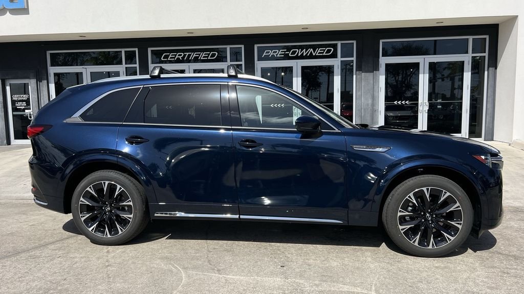 2025 Mazda CX-90 Premium Package - Photo 13