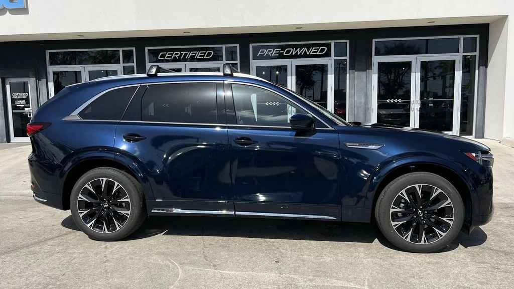 2025 Mazda CX-90 Premium Package - Photo 12
