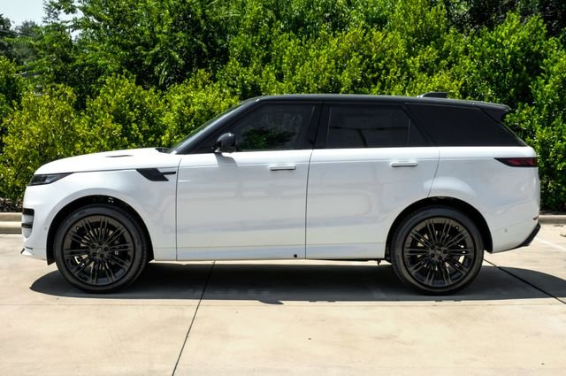 New 2026 Ostuni Pearl White Premium Metallic Land Rover Dynamic SE image 16
