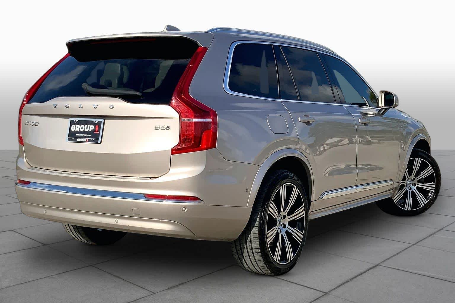 Used 2025 Bright Dusk Metallic Volvo Plus image 13