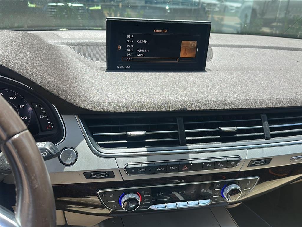 Used 2019 ORCA BLACK METALLIC AUDI QUATTRO image 7