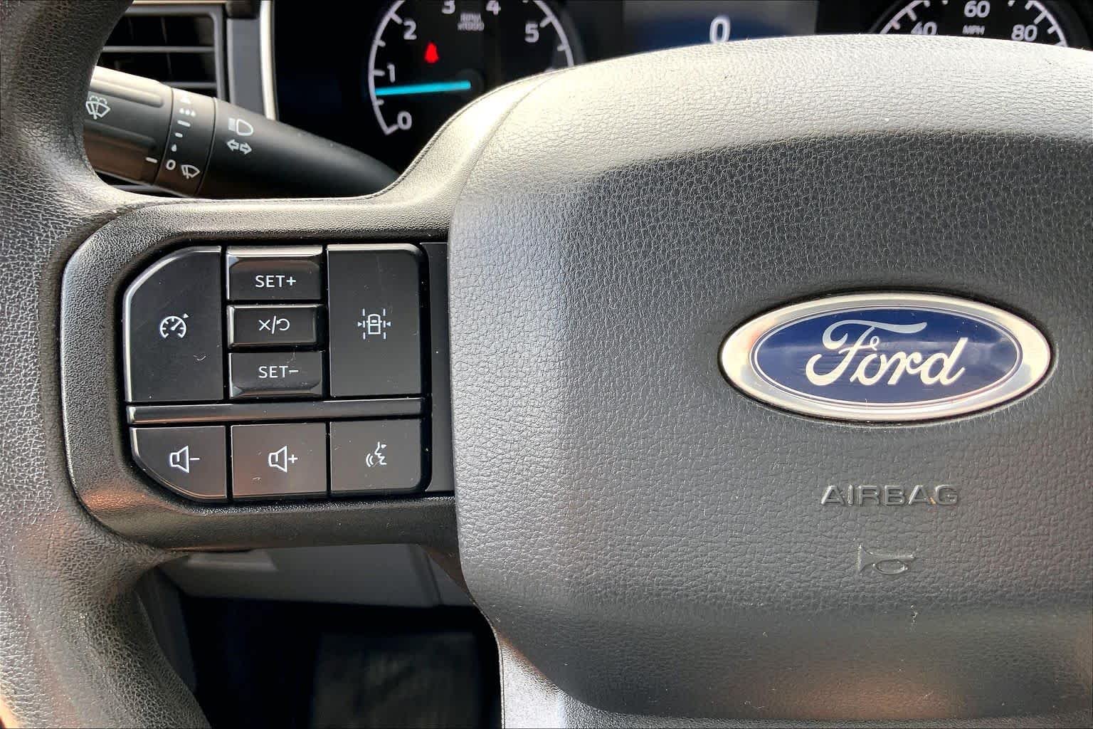 Used 2022 Oxford White Ford XLT image 24