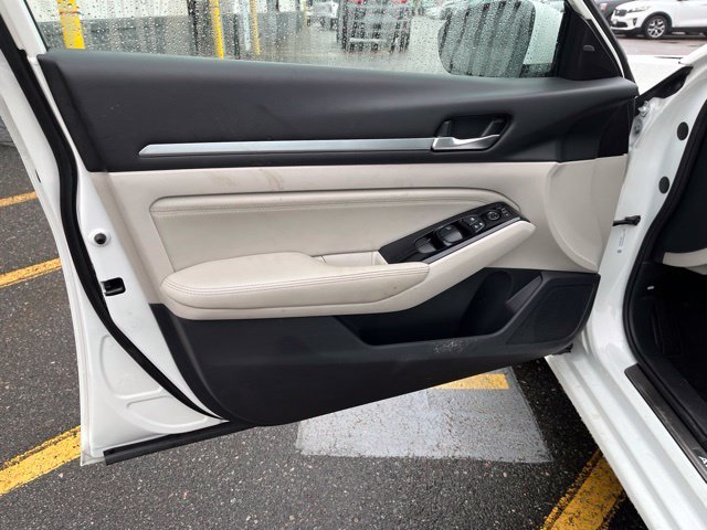 Certified Used 2023 White Nissan SL image 10