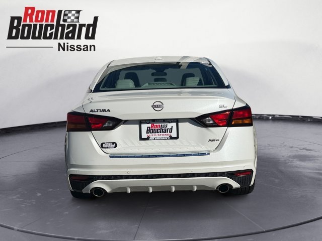 Used 2023 White Nissan 2.5 SL image 3