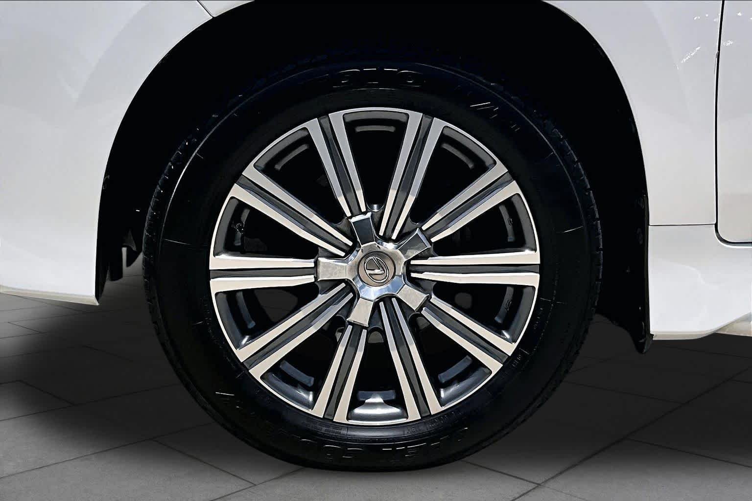 Used 2017 Starfire Pearl Lexus  image 10