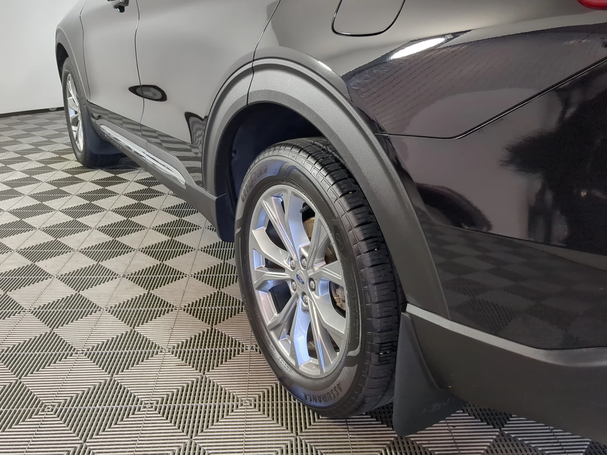 Used 2020 Agate Black Metallic Ford XLT image 5