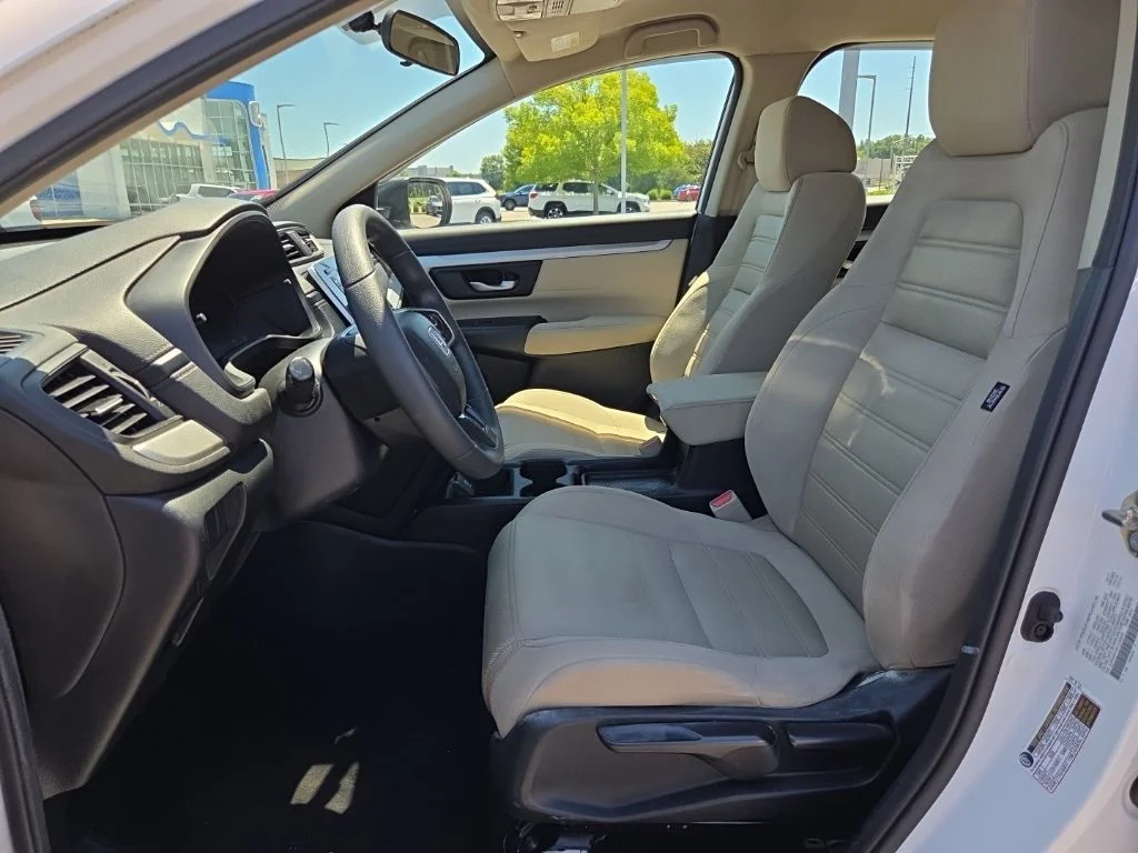 Used 2017  Honda LX image 13