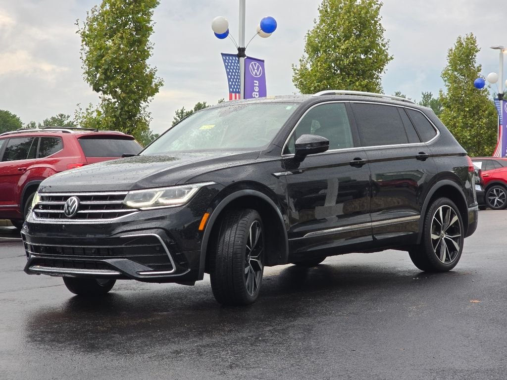 Used 2024 Black Volkswagen 2.0T SEL R-Line image 22