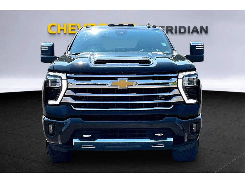 Used 2024 Black Chevrolet High Country image 3