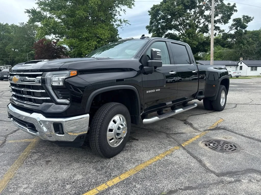 Used 2025 Black Chevrolet LTZ DRW image 3