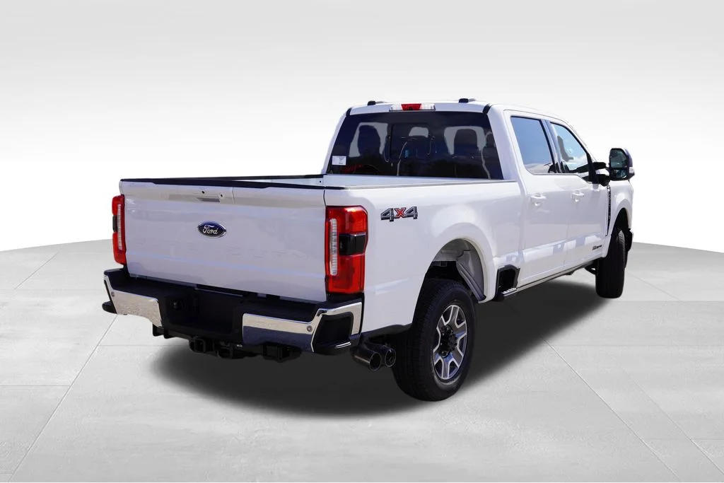 New 2026 Star White Metallic Tri-Coat Ford Lariat image 3