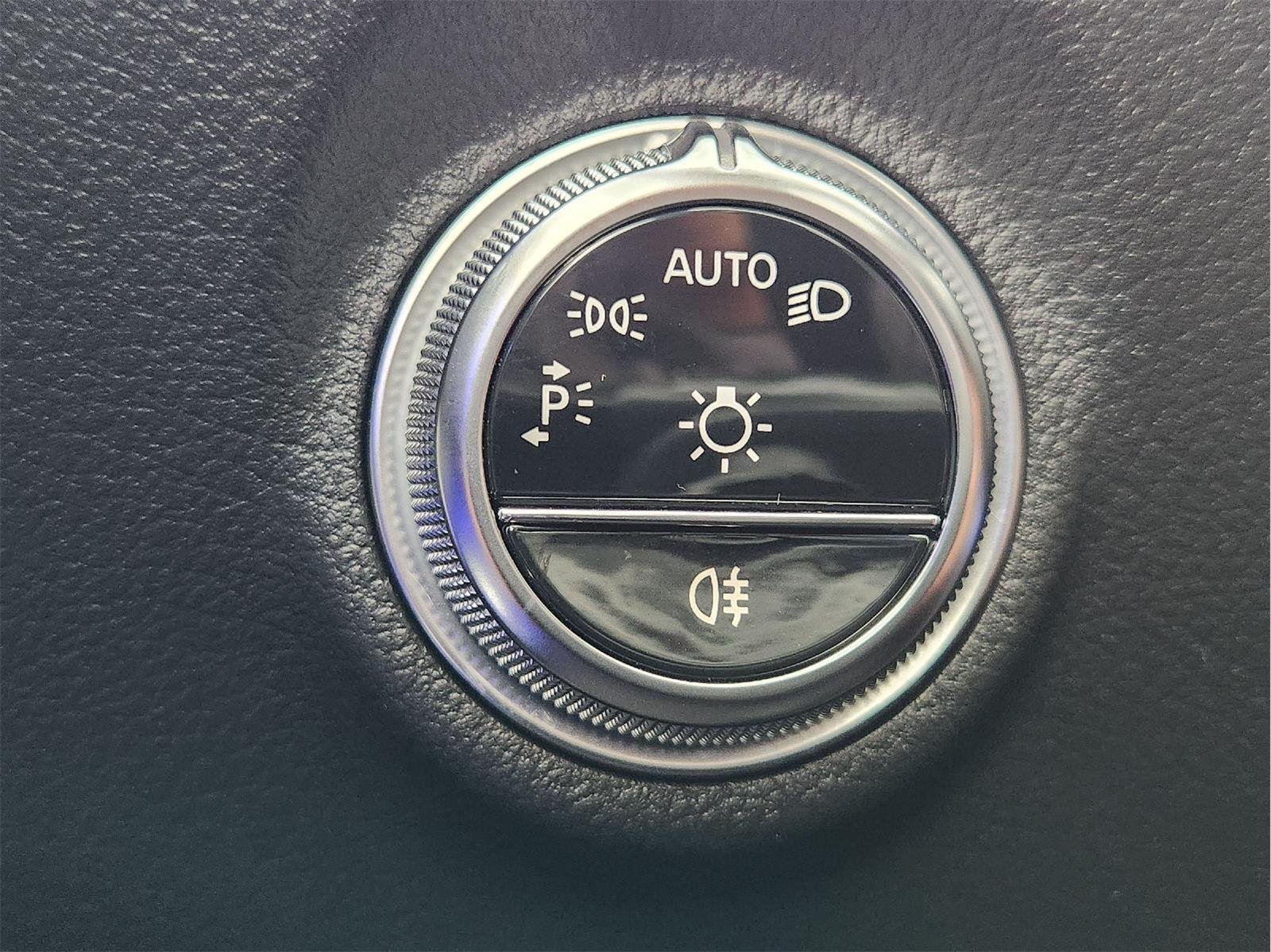 Used 2024 Gray Mercedes-Benz 4MATIC® image 23