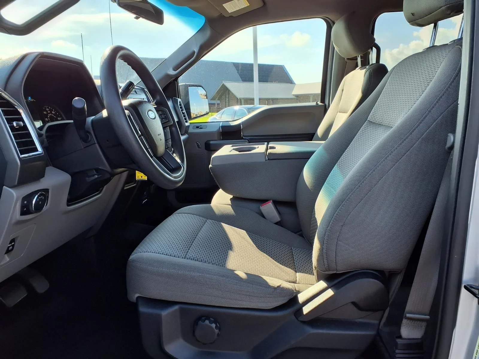 Used 2016 Silver Ford XLT image 12