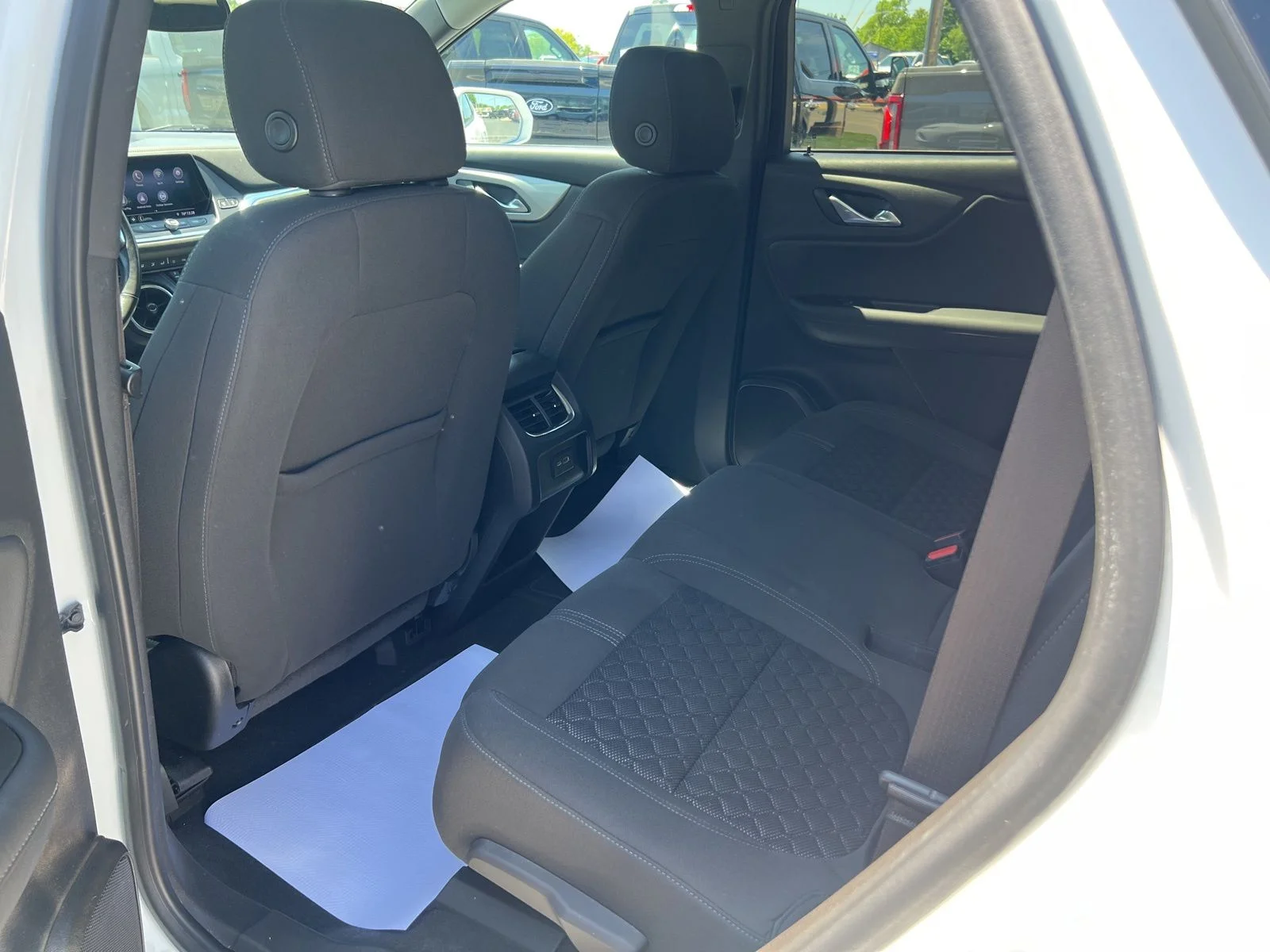 Used 2019 Summit White Chevrolet Base image 38