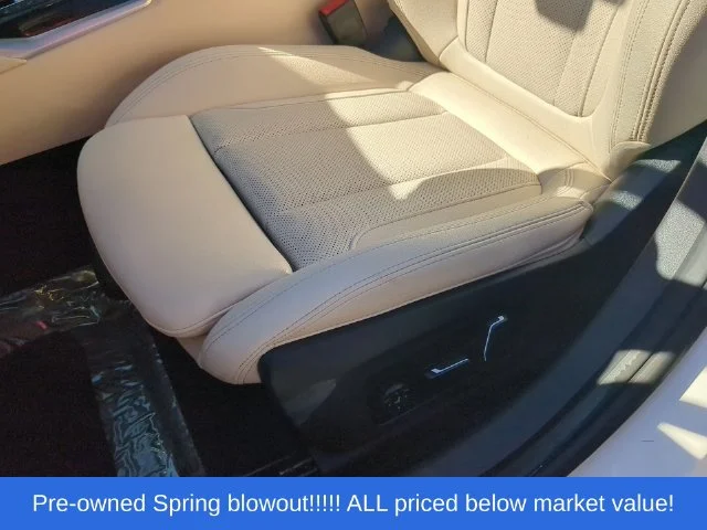 Used 2024 White BMW 330i image 23