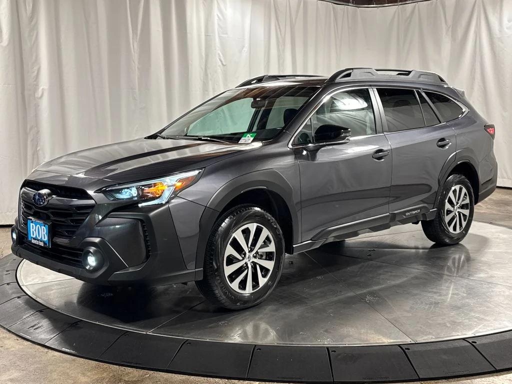 2024 Subaru Outback Premium's photo