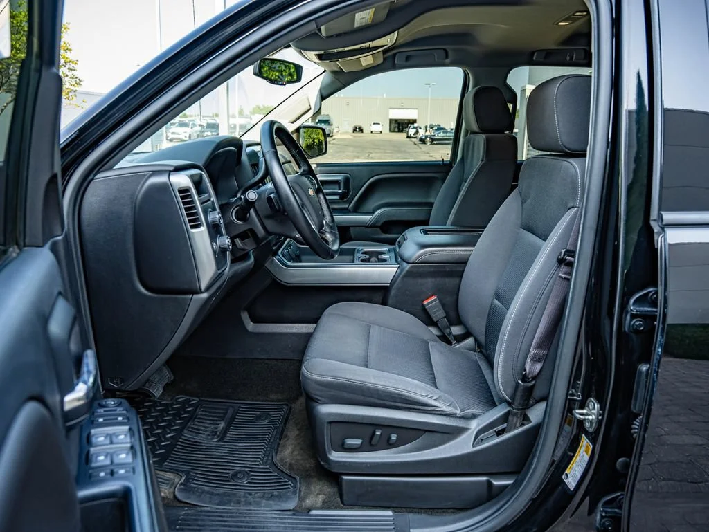 Used 2017 Black Chevrolet LT image 31