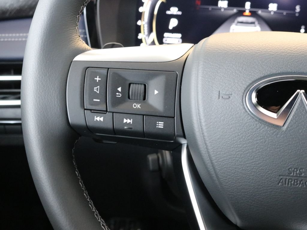 New 2026 2T RAD WHT INFINITI Sport AWD image 52