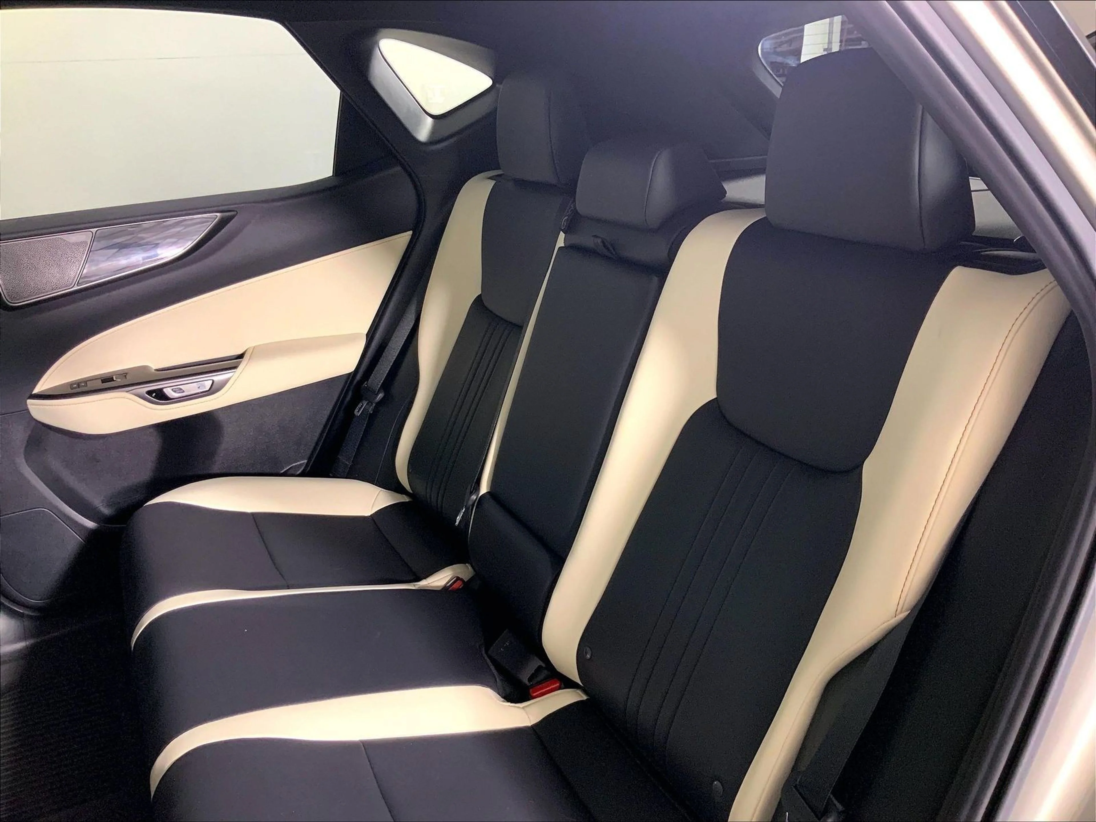 2024 Lexus NX Hybrid 350h - Photo 20