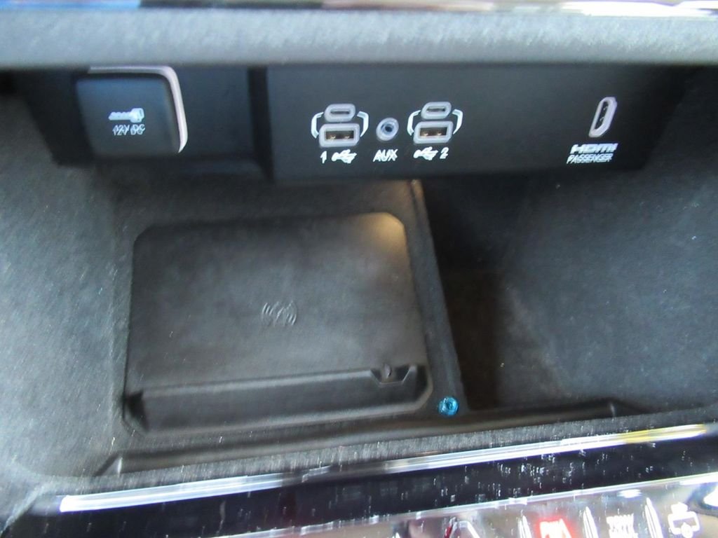 Used 2022 White Jeep Series II image 26