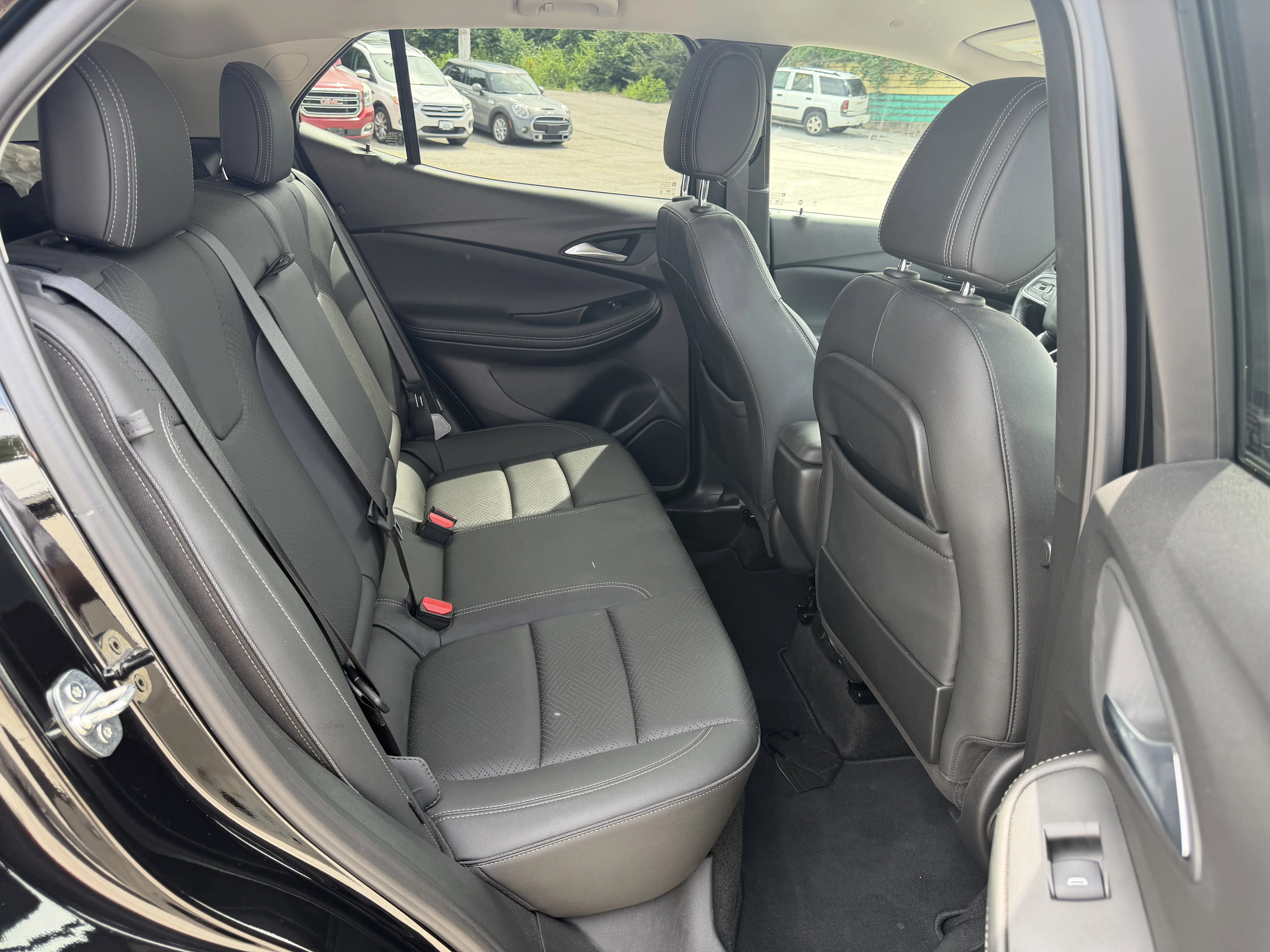 Used 2020 EBONY TWILIGHT METALLIC Buick Essence image 10
