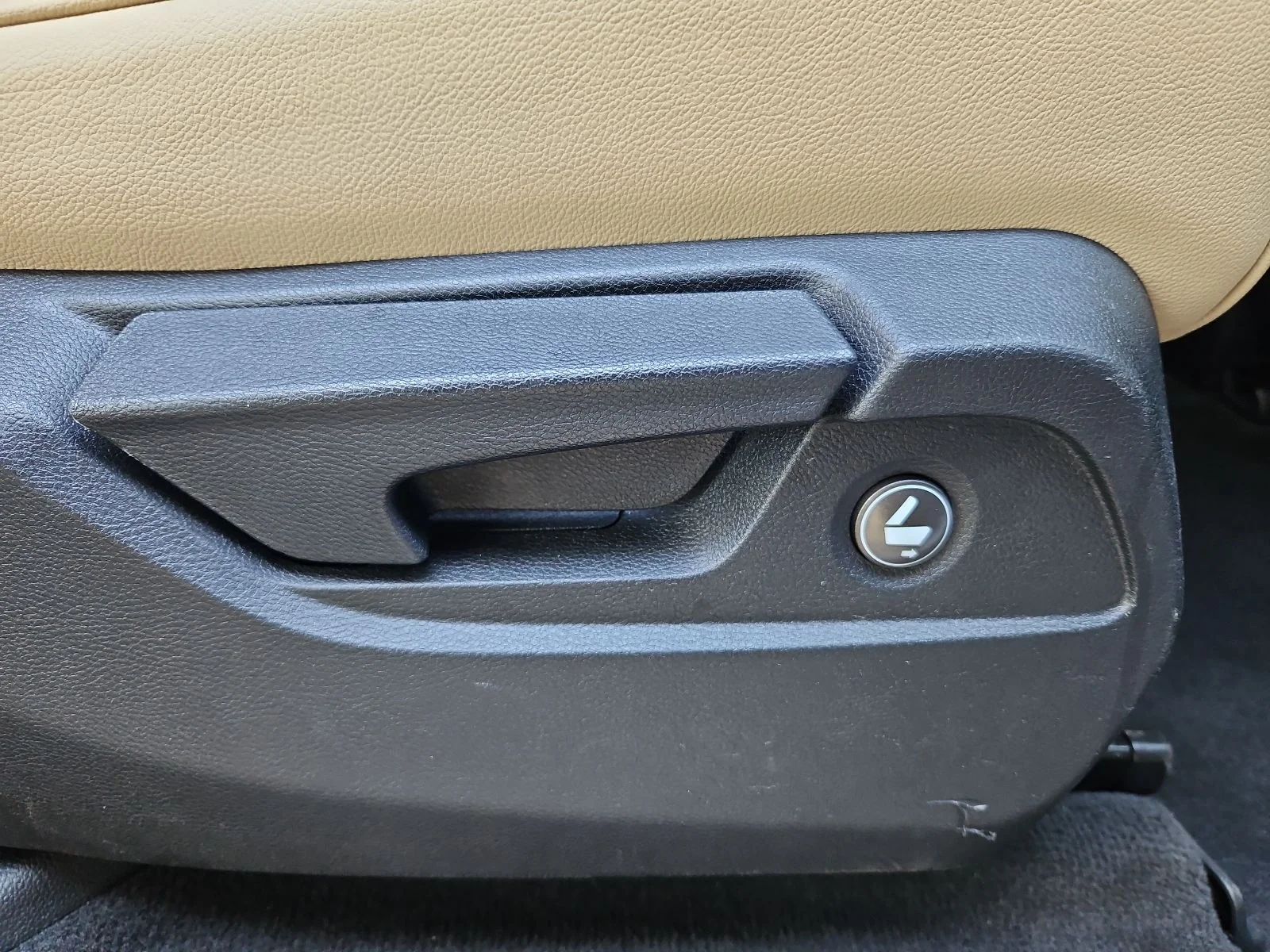 Used 2023  Acura 3.5L image 32