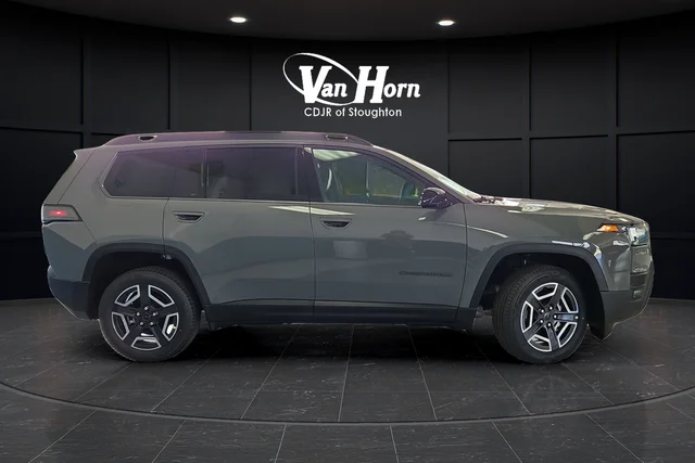 New 2026 Sting-Gray Clear-Coat Exterior Paint Jeep Limited image 2