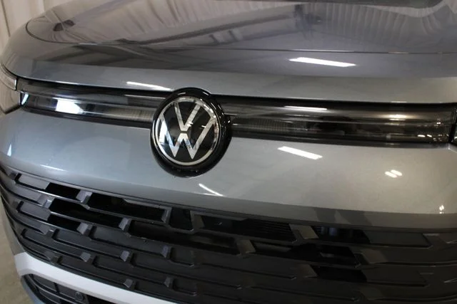 New 2026 Silver Volkswagen 2.0T SE image 32