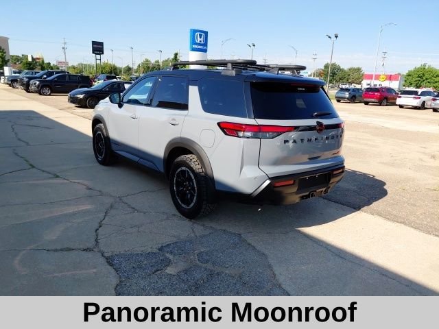 New 2026 Boulder Gray Pearl / Super Black Two-tone Nissan Rock Creek® image 7