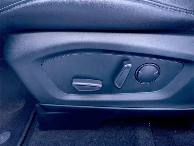 2024 Ford Explorer XLT photo 2