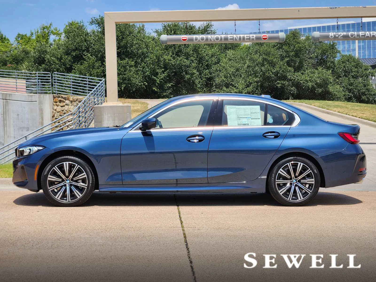 New 2026 Arctic Race Blue metallic BMW 330i xDrive image 2