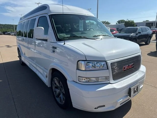 2026 GMC Savana 2500 Ext WB's photo