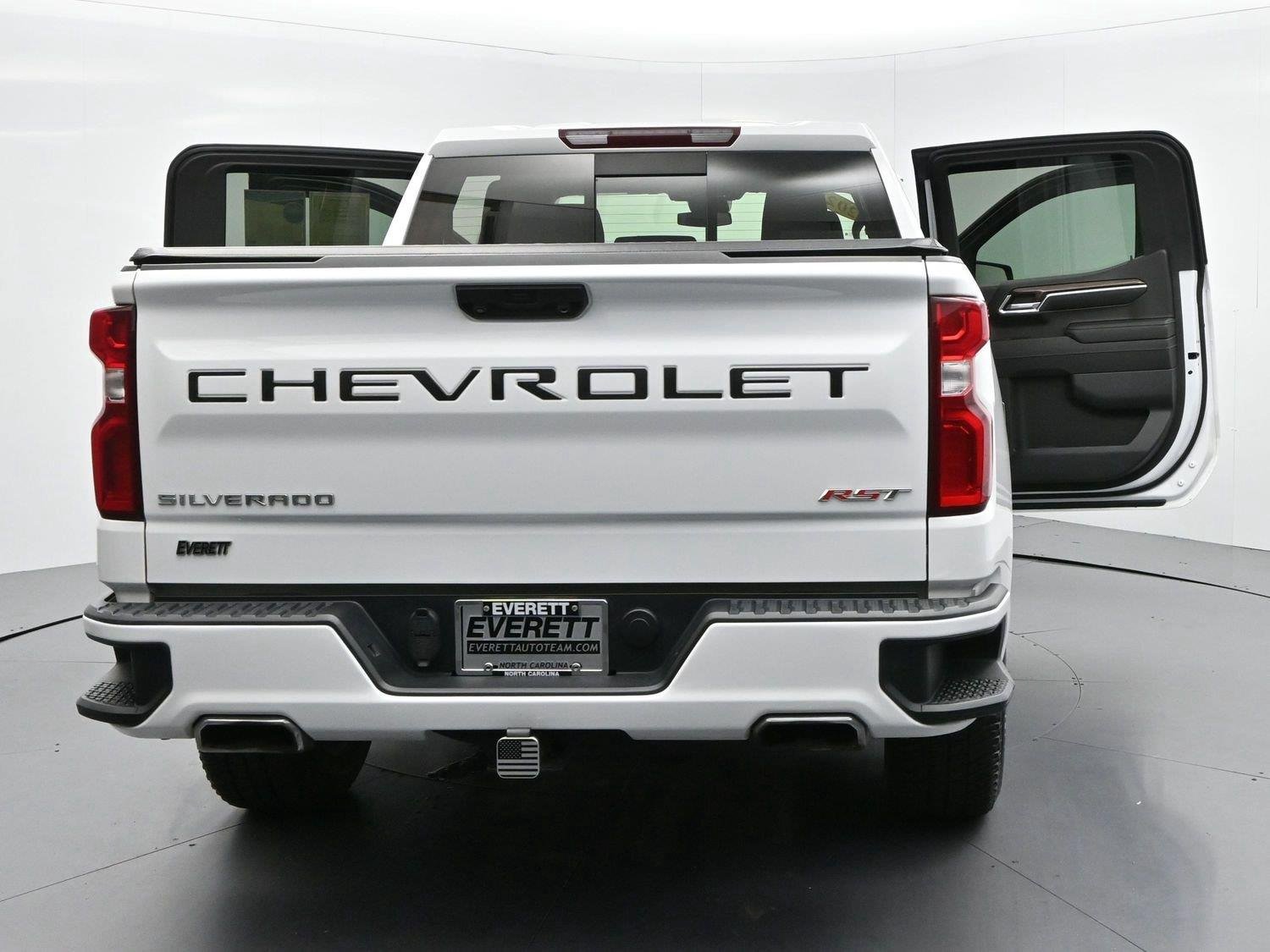 Used 2023 SUMMIT WHITE Chevrolet RST image 44