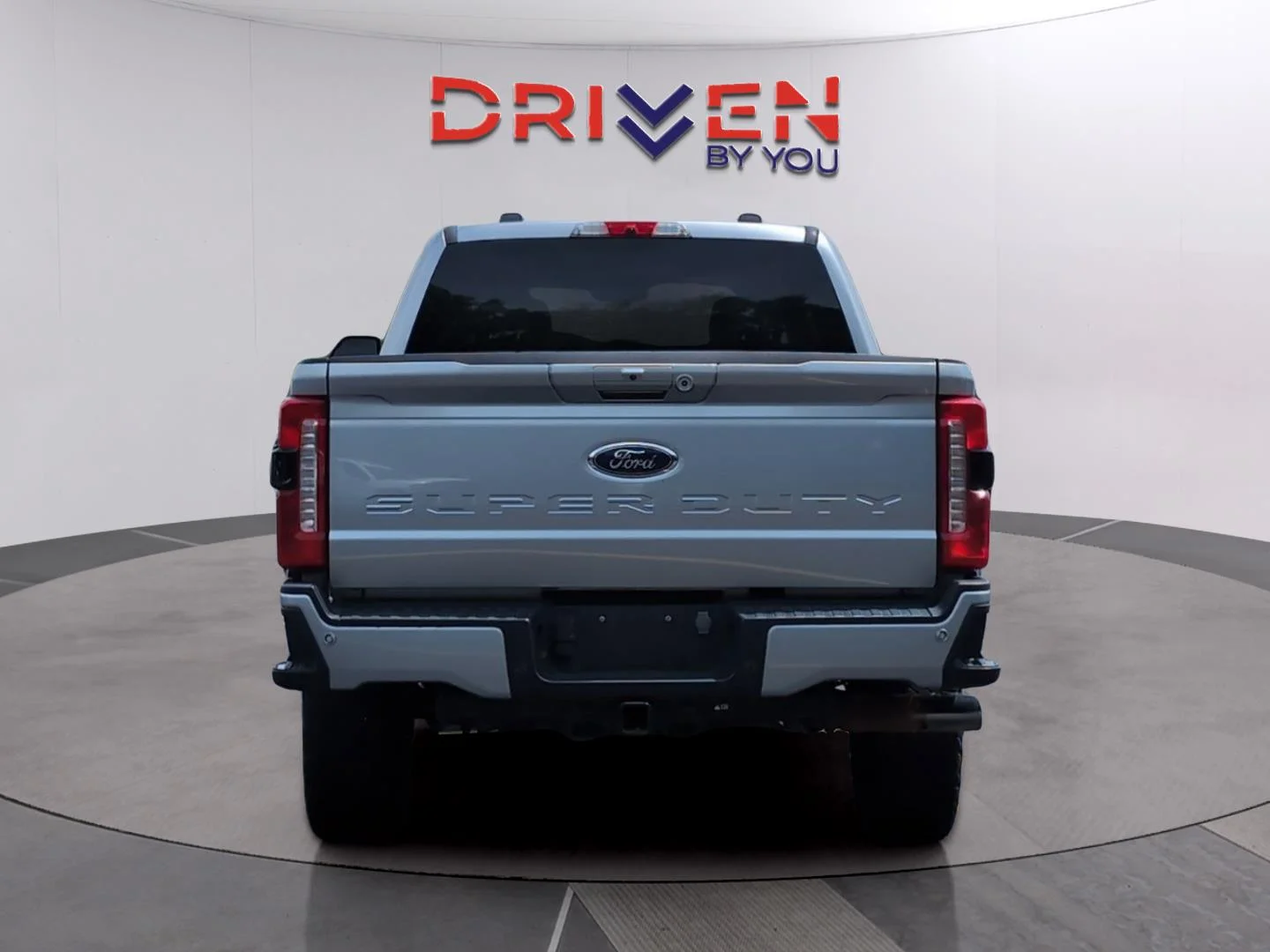 Used 2023 Iconic Silver Ford XLT image 4