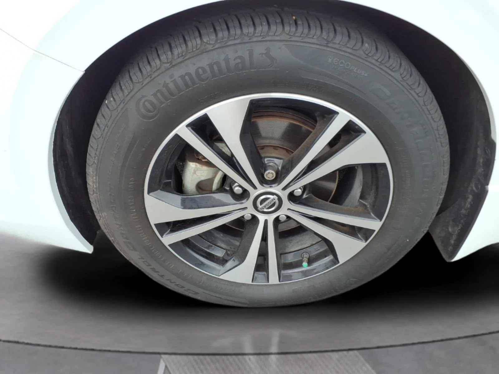 Used 2022 Fresh Powder Nissan SV image 29