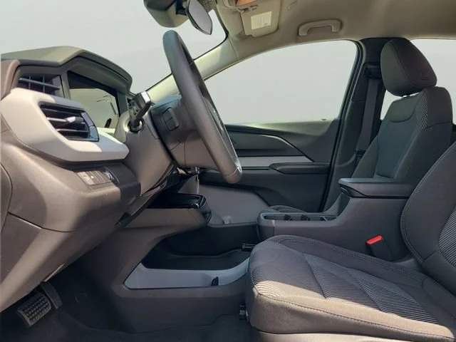 New 2027 Summit White Chevrolet LT image 19