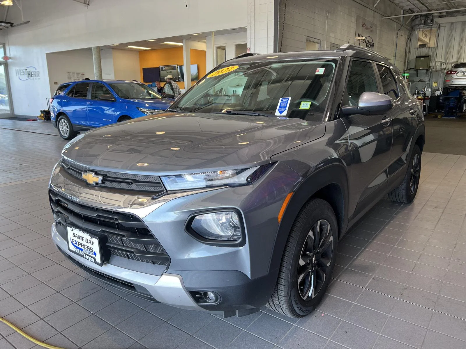 Used 2022 Satin Steel Metallic Chevrolet LT image 5