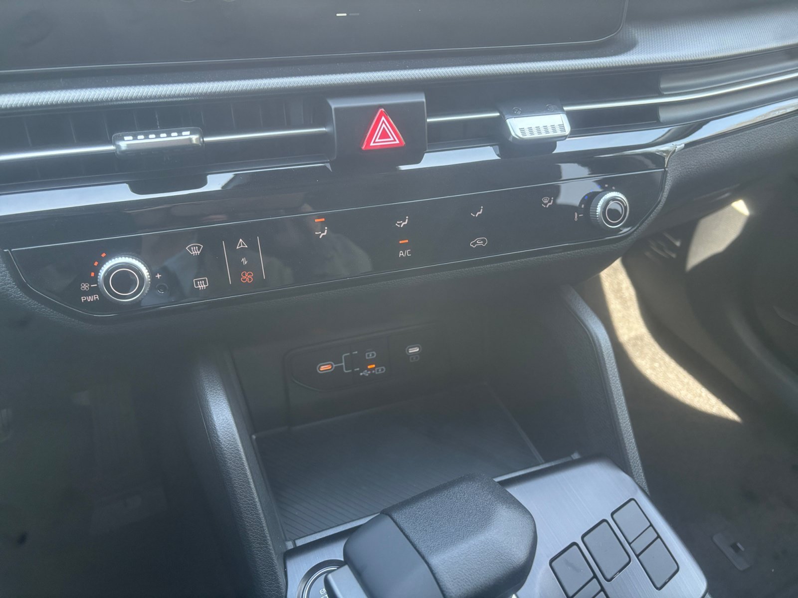 New 2026 Gravity Gray Kia LX image 27