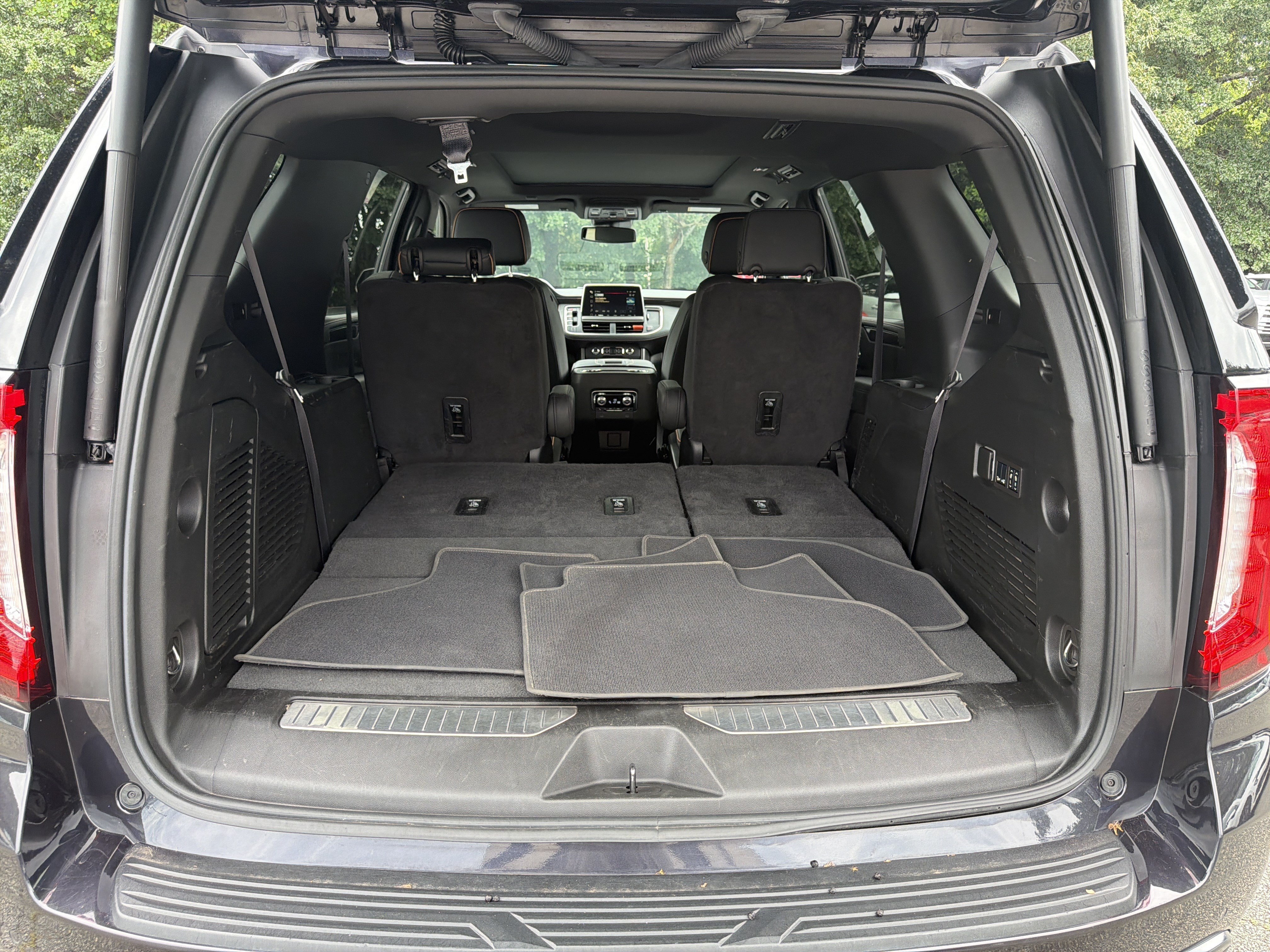 Used 2024 Titanium Rush Metallic GMC AT4 image 18
