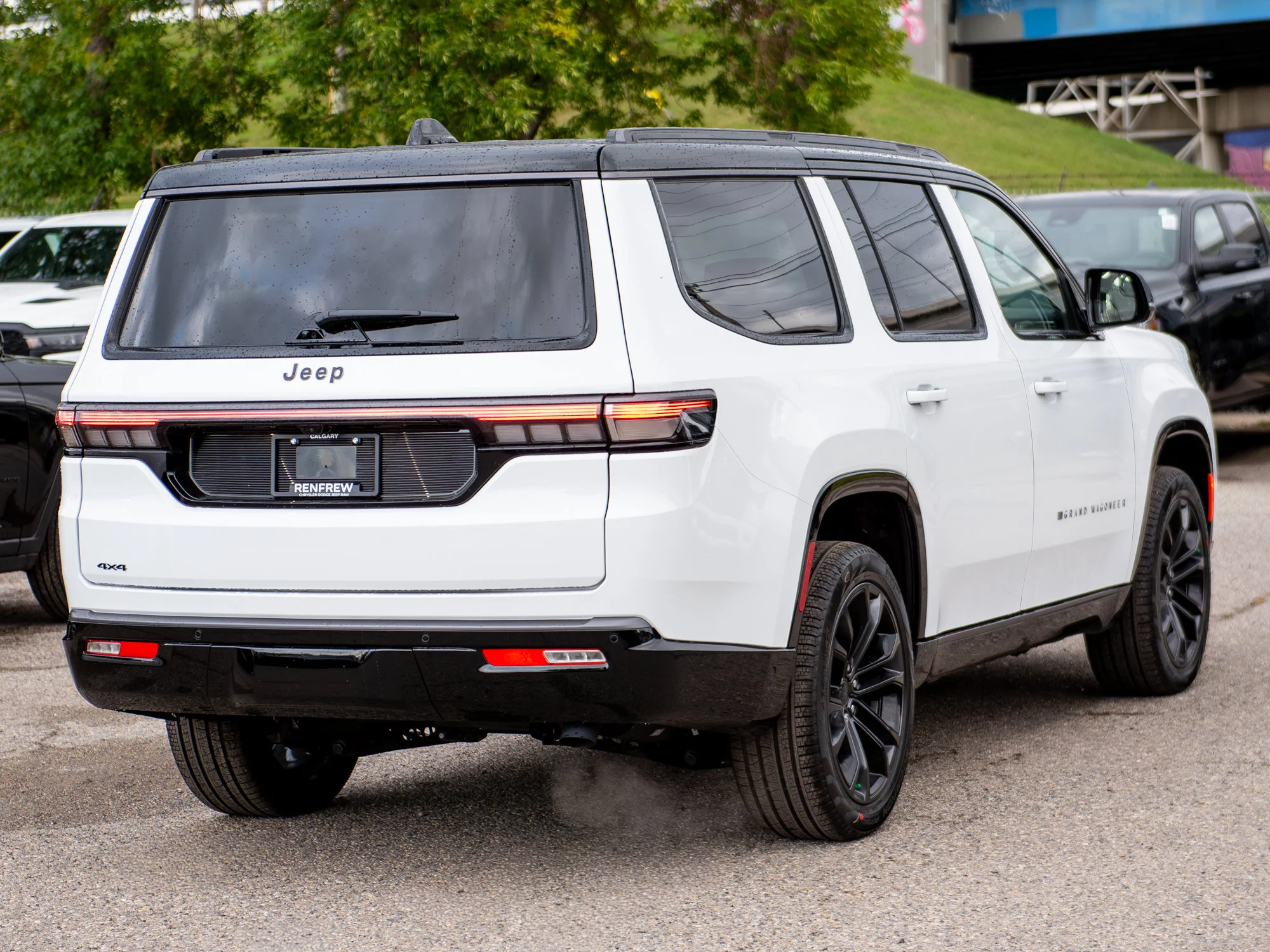 New 2026 White Jeep Summit Reserve* 4x4 image 7