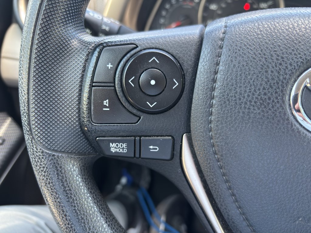Used 2014 White Toyota LE image 12