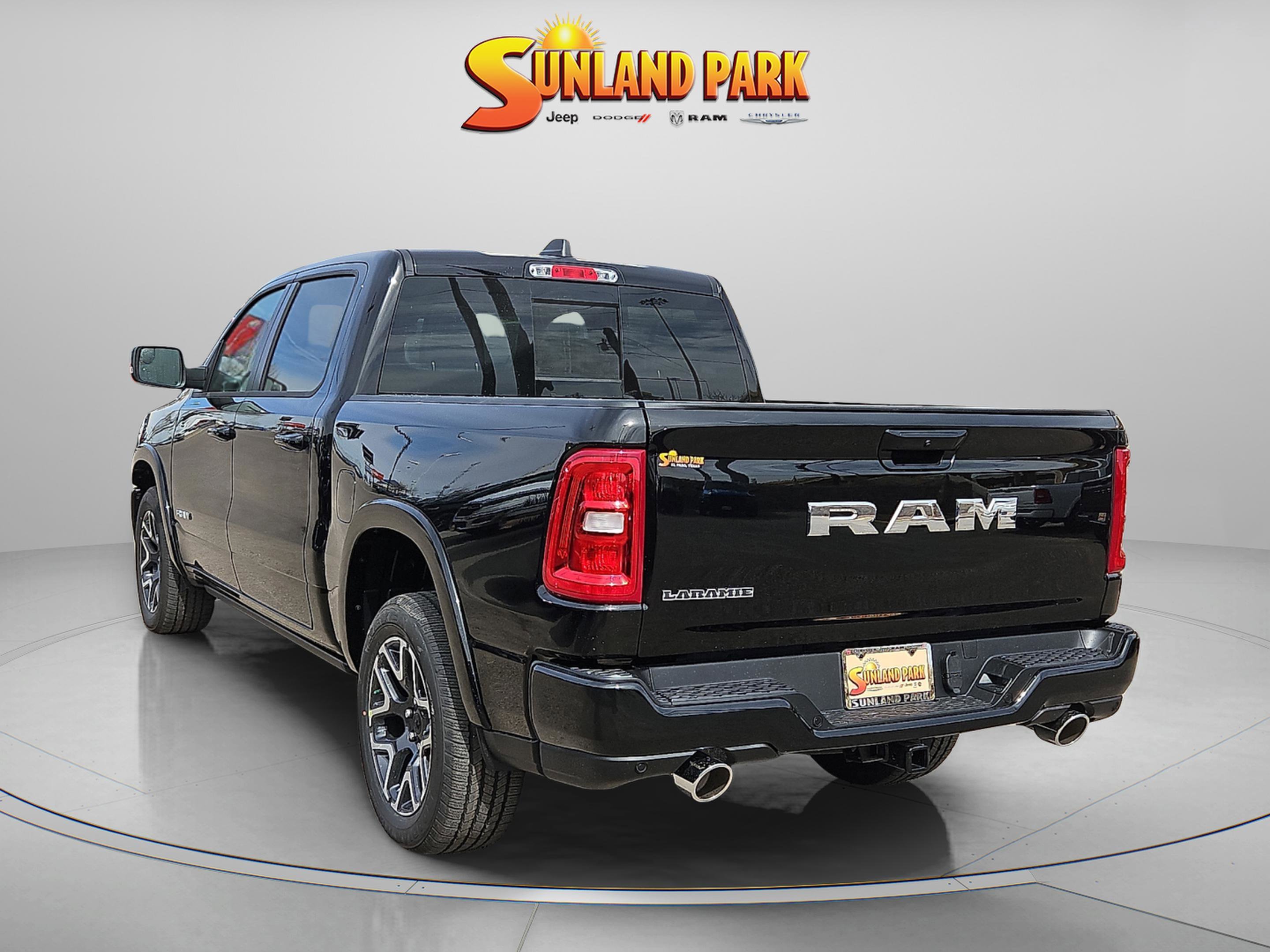 New 2026 Diamond Black Crystal Pearl-Coat Exterior Paint RAM Laramie image 4