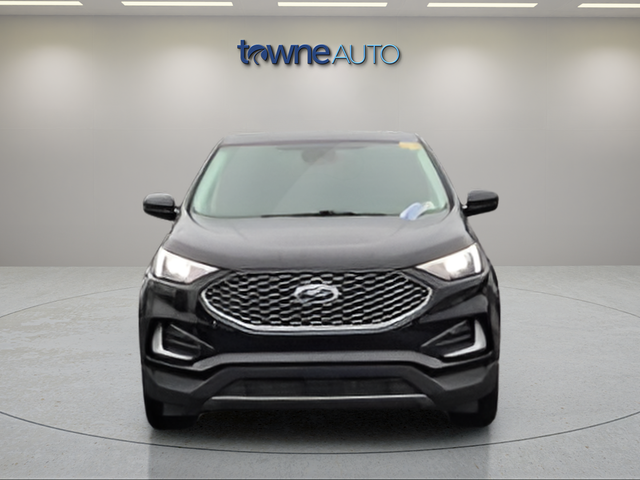 Used 2023 Black Metallic Ford SEL image 9